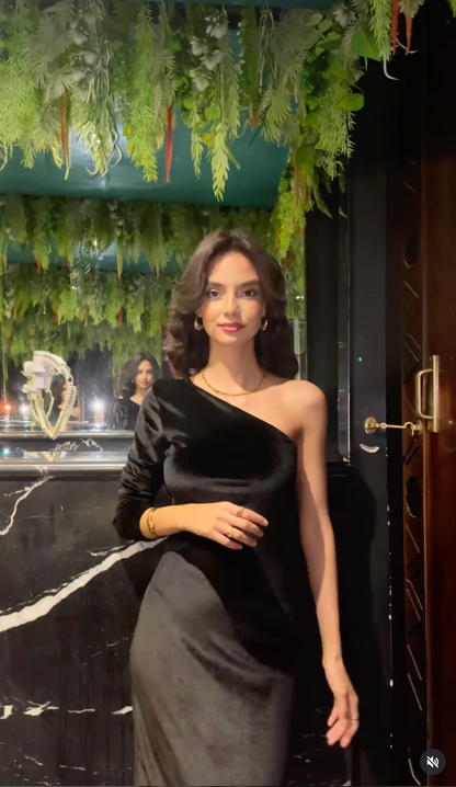 K Robe Long NOir  seul manche Longue Velour SALE