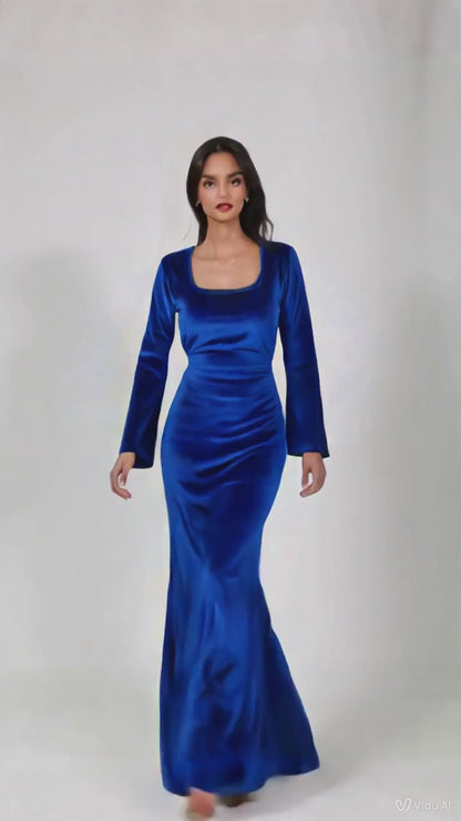 Robe Long Bleu Roi  en Velour col carrée  avec Ceinture KARCHI
